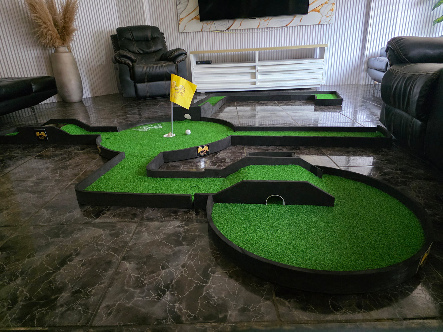 Mini Golf Set 7 Lane Modular Indoor & Outdoor Putt Putt Course